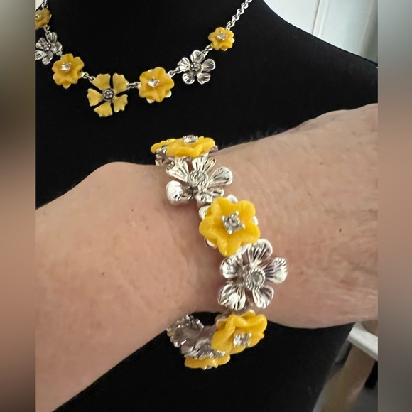 🌸🌸Vintage Looking Sunny Necklace with Matching Bracelet 🌸🌸 - Picture 5 of 8